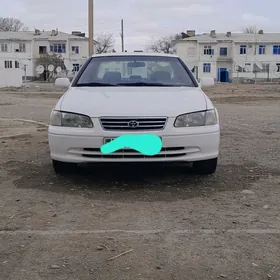 Toyota Camry 1999