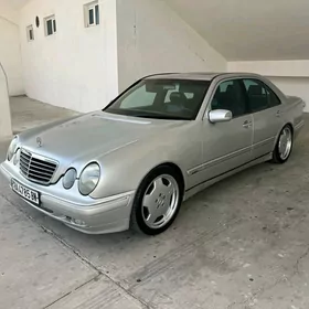 Mercedes-Benz E320 2001