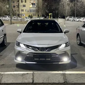 Toyota Camry 2018