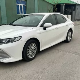 Toyota Camry 2018