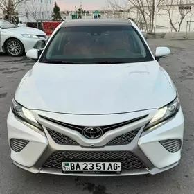 Toyota Camry 2018