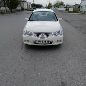 Nissan Sunny 2010