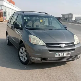 Toyota Sienna 2004