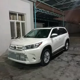 Toyota Highlander 2019