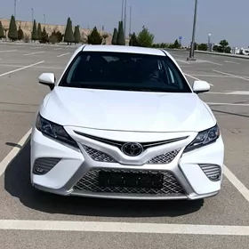 Toyota Camry 2020