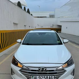 Hyundai Elantra 2020