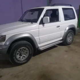 Mitsubishi Pajero 1992