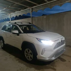 Toyota RAV4 2021