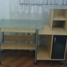 стол для компьютера