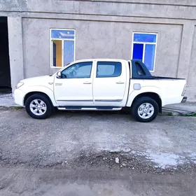 Toyota Hilux 2011