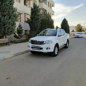 Toyota Hilux 2014