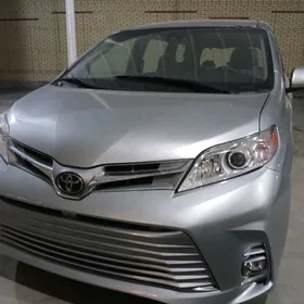 Toyota Sienna 2020