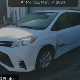 Toyota Sienna 2020