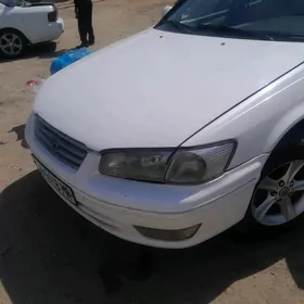 Toyota Camry 2001