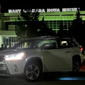 Toyota Highlander 2019