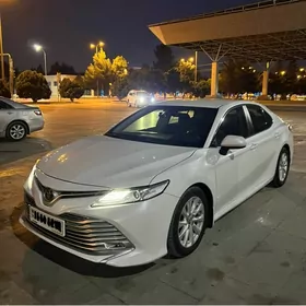 Toyota Camry 2017