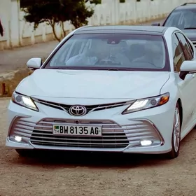 Toyota Camry 2021