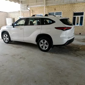 Toyota Highlander 2021