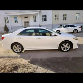 Toyota Camry 2012