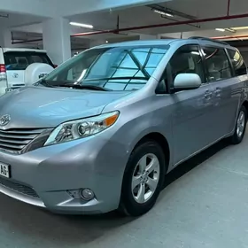 Toyota Sienna 2015