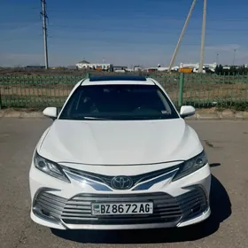 Toyota Camry 2018