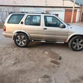 Nissan Pathfinder 1998