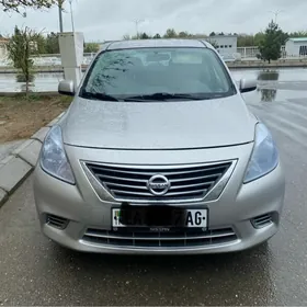 Nissan Versa 2012