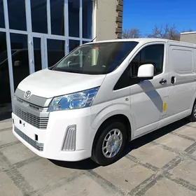 Toyota Hiace 2022