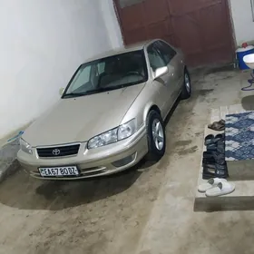 Toyota Camry 2001