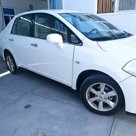 Nissan Tiida 2008