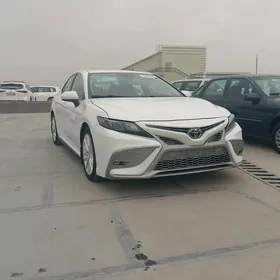 Toyota Camry 2021