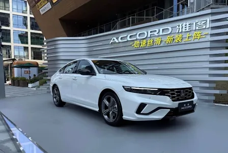 Новый Honda Accord 2025 Sport продают со скидкой до 8500 долларов