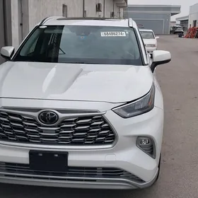 Toyota Highlander 2021