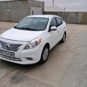 Nissan Versa 2013