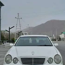 Mercedes-Benz E320 2001