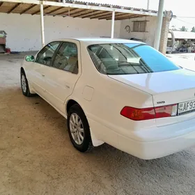 Toyota Camry 2000