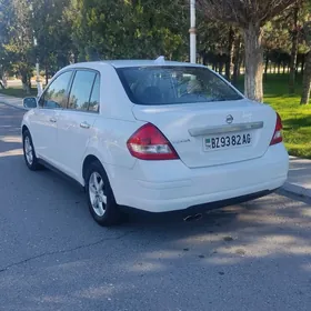 Nissan Versa 2010