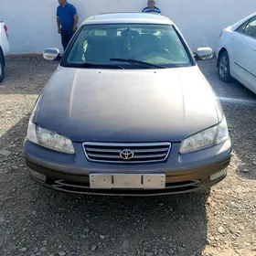 Toyota Camry 2000