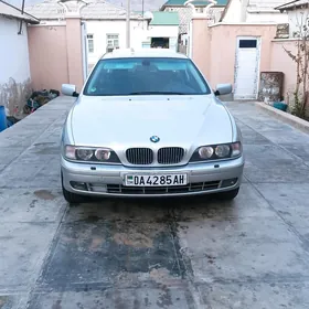 BMW E39 2000