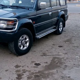 Mitsubishi Pajero 1996