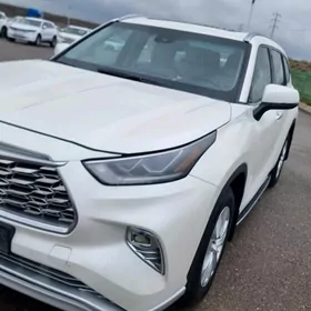 Toyota Highlander 2020