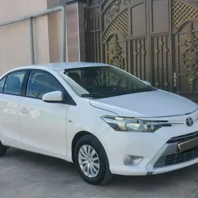 Toyota Yaris 2014