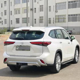 Toyota Highlander 2021