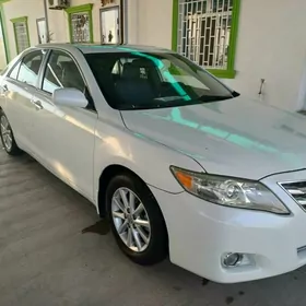 Toyota Camry 2011