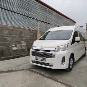 Toyota Hiace 2019