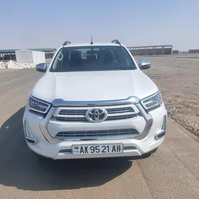 Toyota Hilux 2022