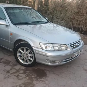 Toyota Camry 2001