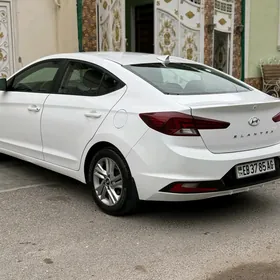 Hyundai Elantra 2020