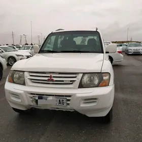 Mitsubishi Pajero 2000