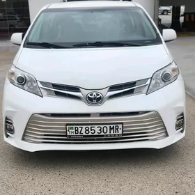 Toyota Sienna 2015